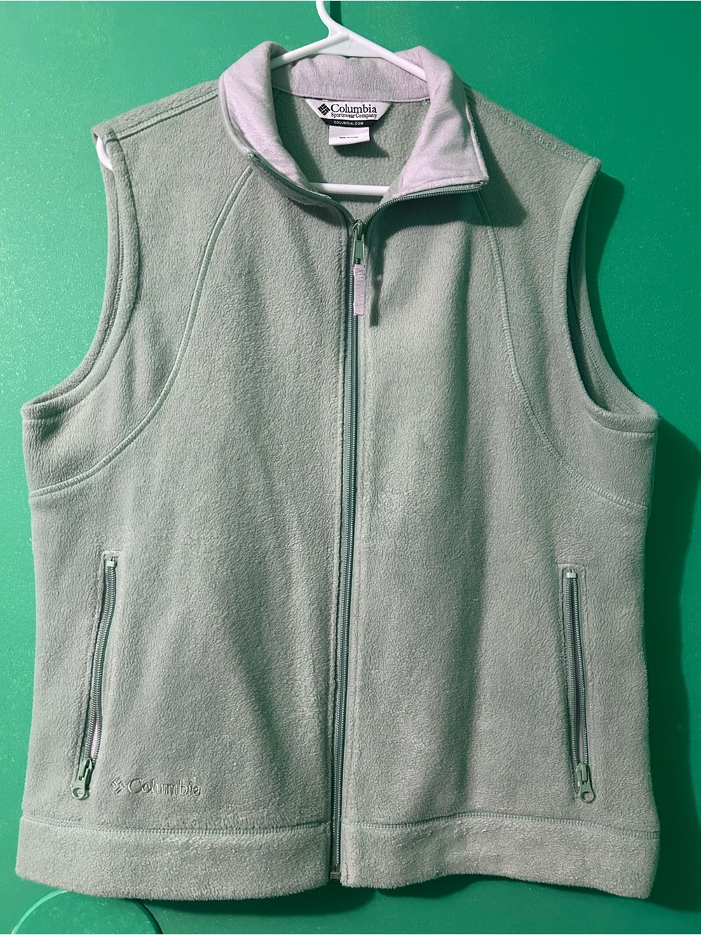 Women’s Columbia Light Sage Green Fleece Vest size large